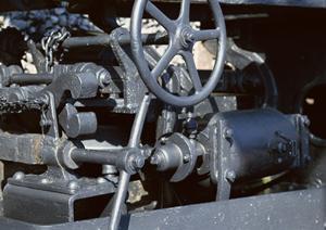 エンボス加工機はサイトウエンヂニアーズ